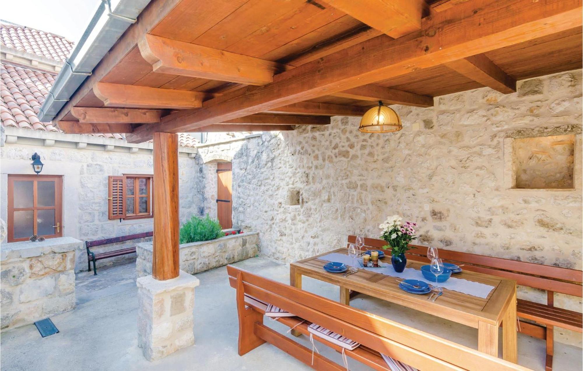 Cozy Home In Slano With Wifi Exterior photo